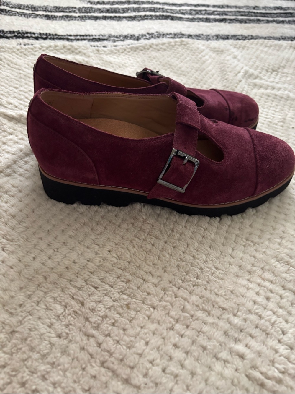 Vionic Women’s Suede Mary Jane Shoe in Burgundy 8.5 Comfy Foot Support - Picture 4 of 8